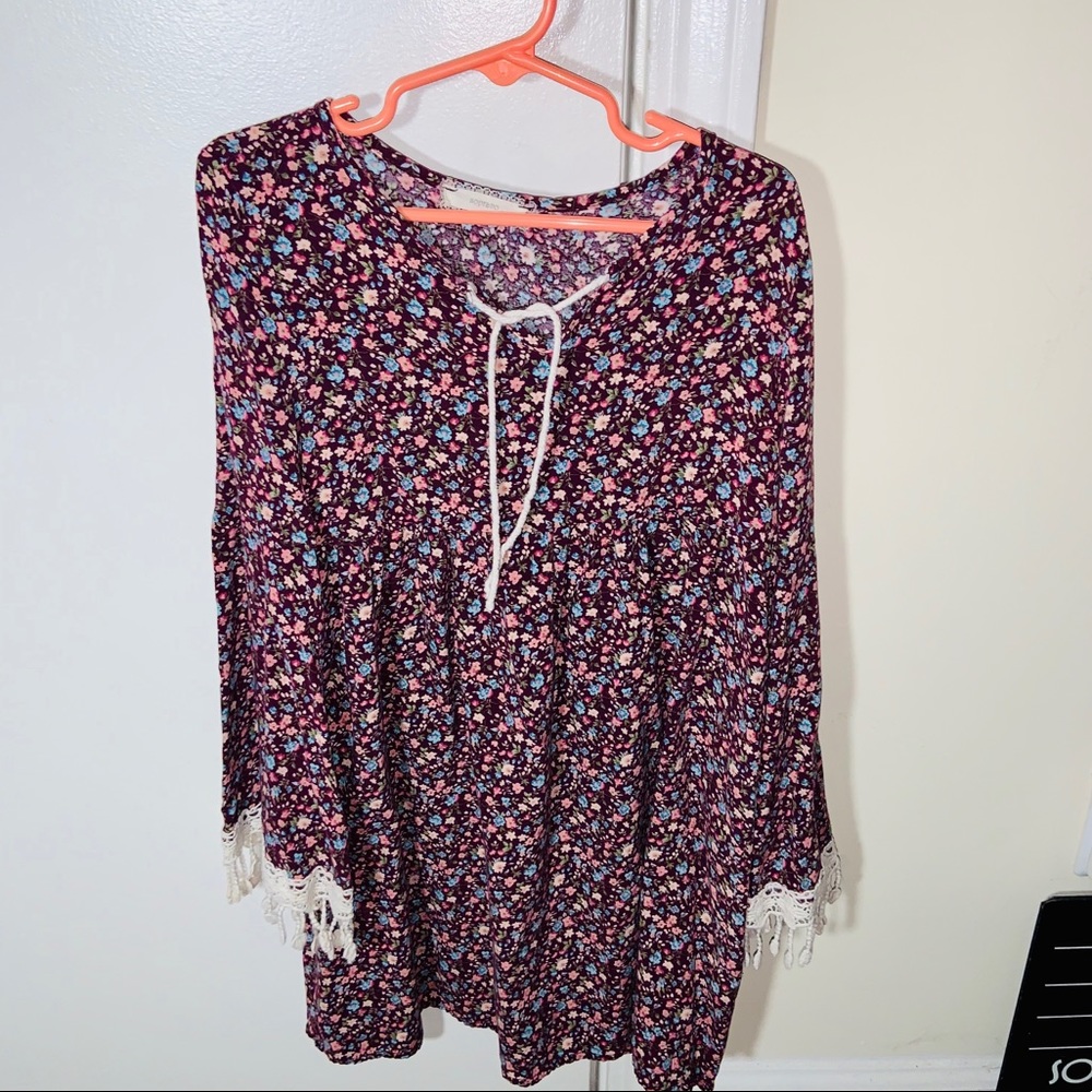 Casual flows dress with bell cuffs